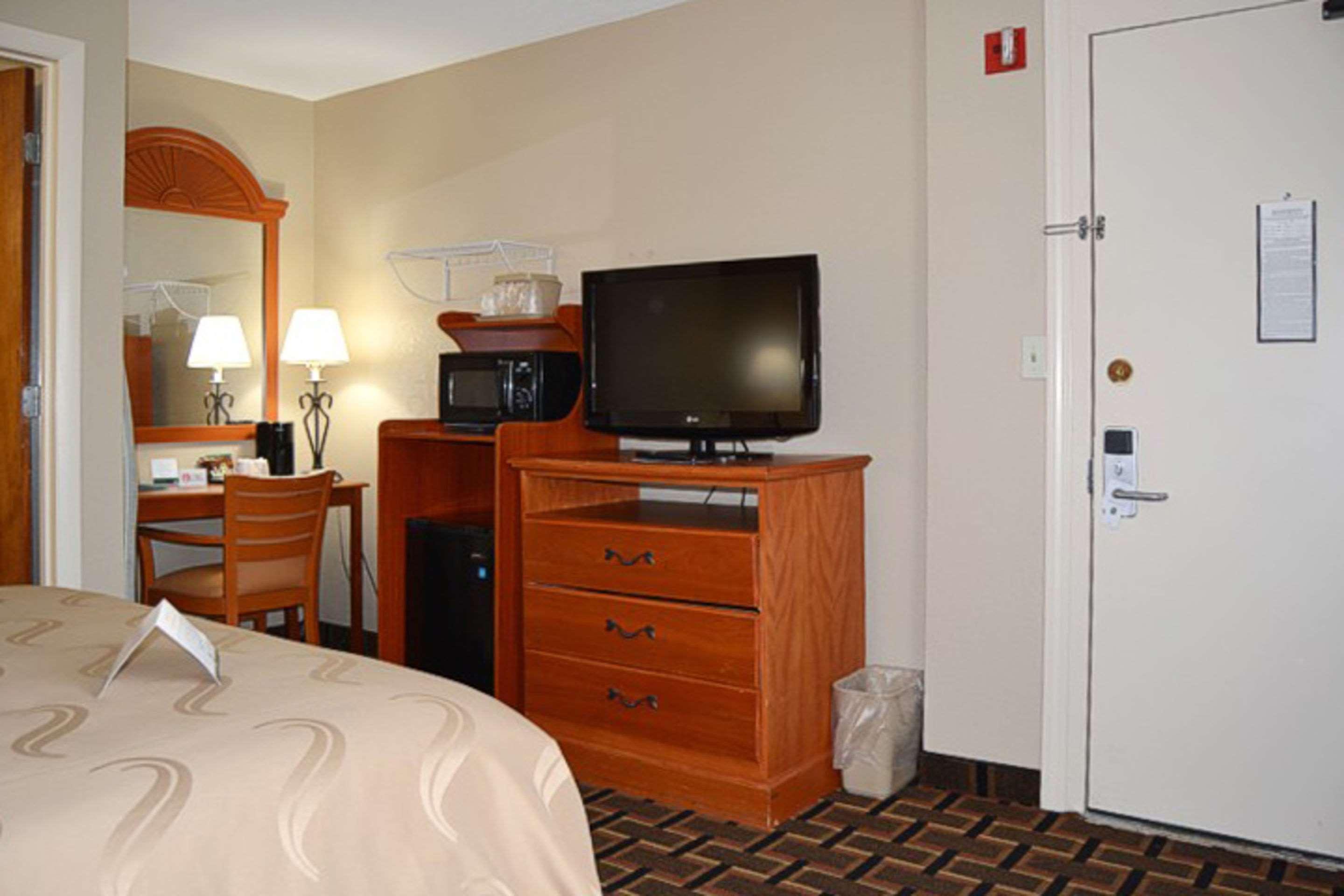 Quality Inn Raynham - Taunton Екстериор снимка