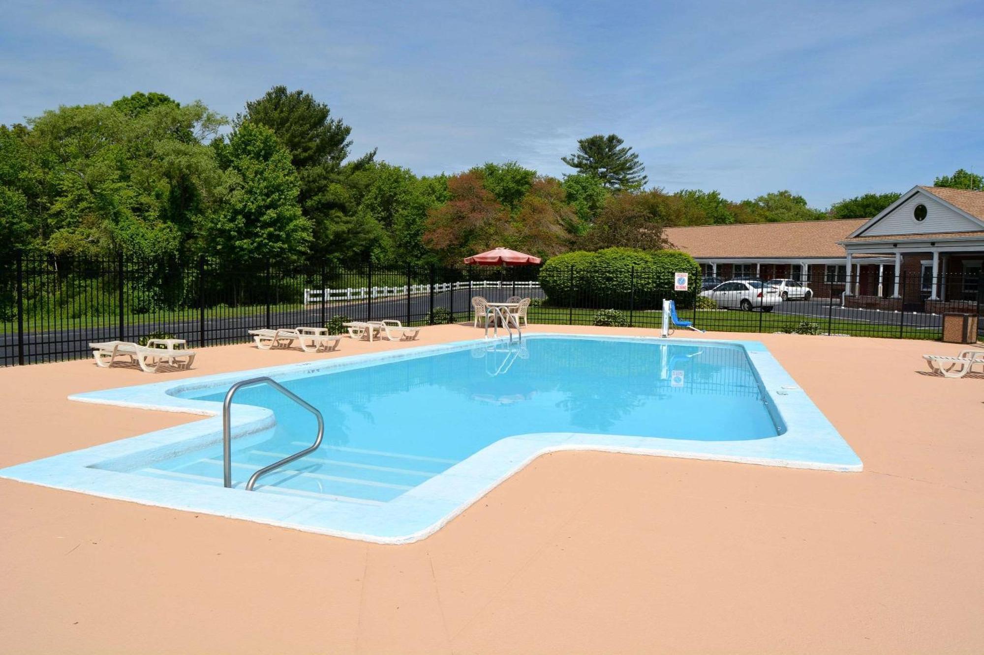 Quality Inn Raynham - Taunton Екстериор снимка