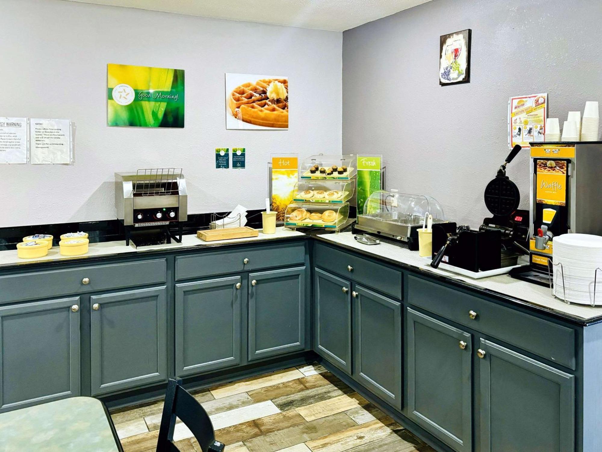 Quality Inn Raynham - Taunton Екстериор снимка