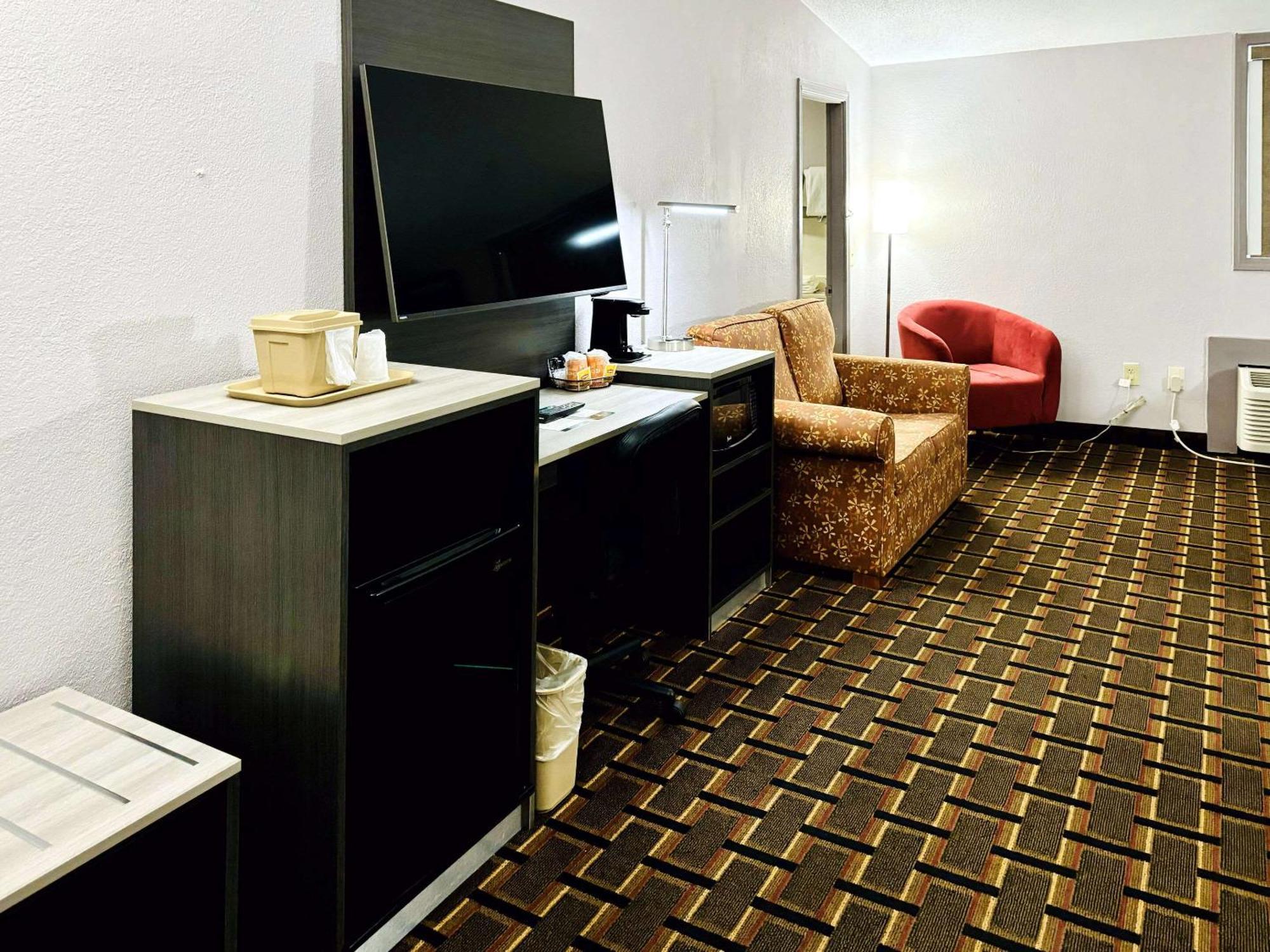 Quality Inn Raynham - Taunton Екстериор снимка